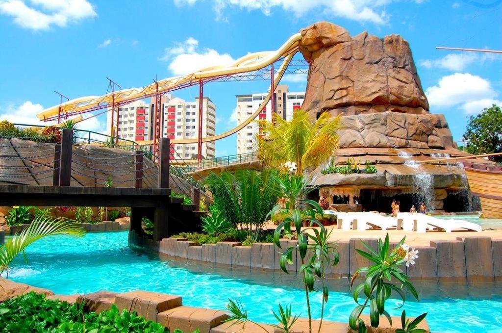 Piazza Diroma - Cortesia Park Diroma, Splash E Slide Caldas Novas Exteriör bild