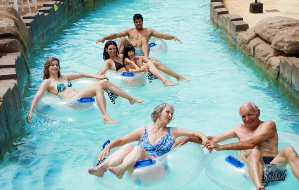 Piazza Diroma - Cortesia Park Diroma, Splash E Slide Caldas Novas Exteriör bild