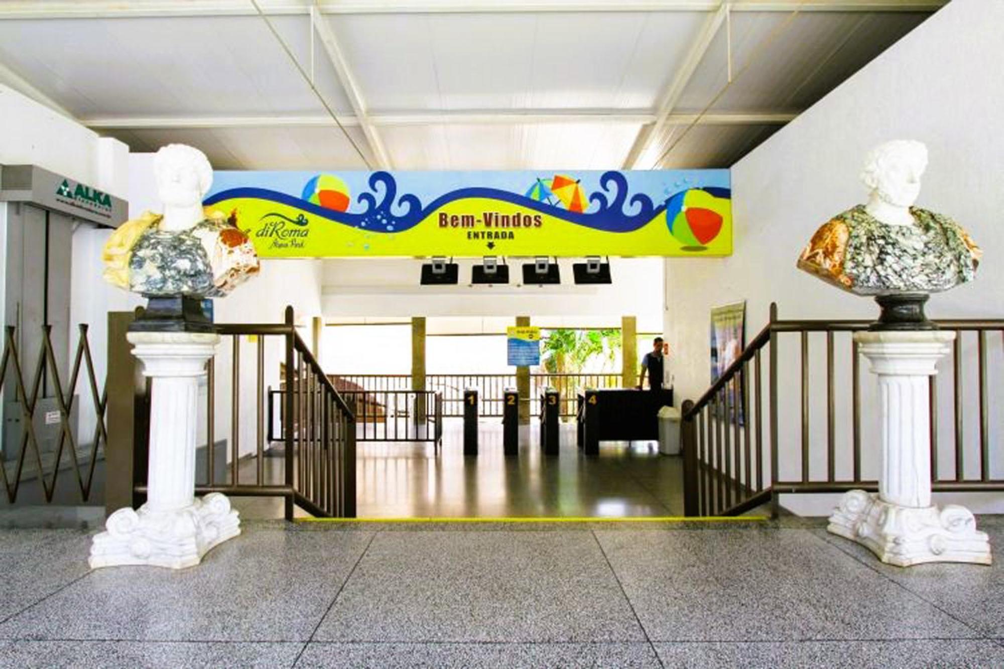 Piazza Diroma - Cortesia Park Diroma, Splash E Slide Caldas Novas Exteriör bild